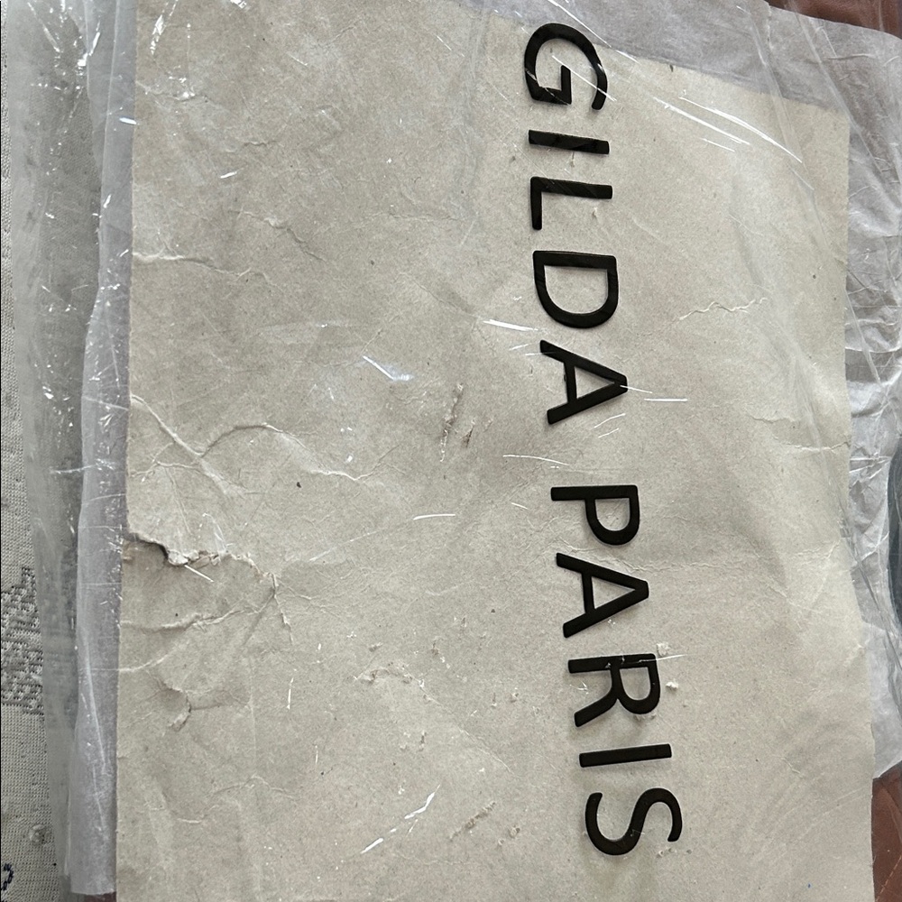 Gilda Paris Travel Tote Bag in Beige ⭐️⭐️NWT⭐️⭐️
